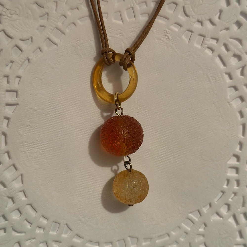 Elegant Gold and Brown Pendant Necklace